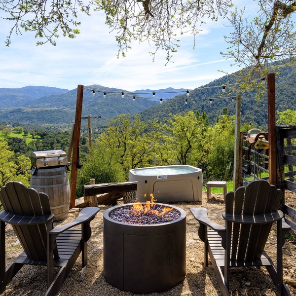 Unique Off-Grid experience with Stunning Views Close to Wine Tasting