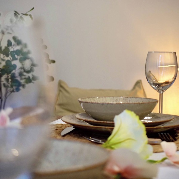 Unique, romantic luxury suite in Bali with a jacuzzi, near the train station and close to the mountains