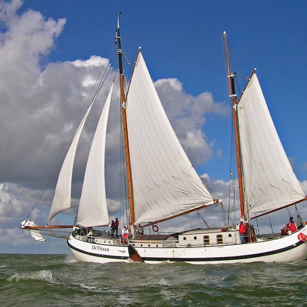 Unique spacious comfortable (private) boat near Amsterdam
