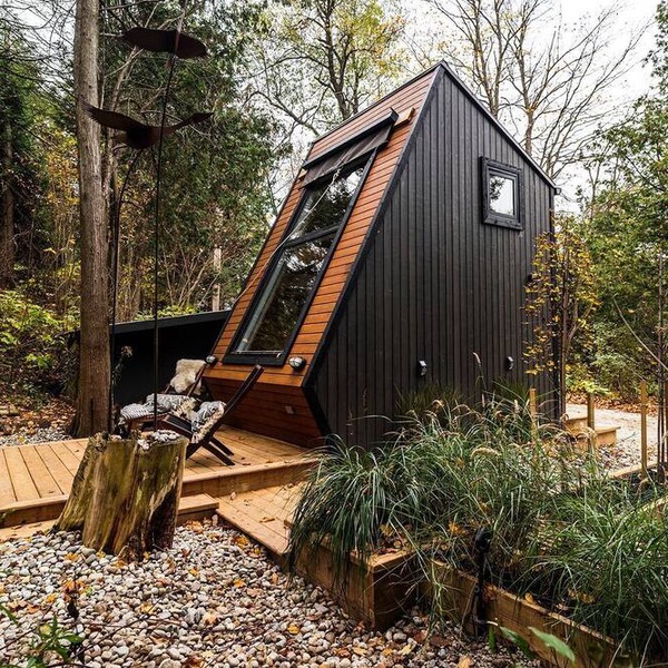 Unique Tiny House Rental for Getaways near Toronto