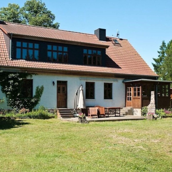 Unique vacation home with its own garden and only 20m to the water