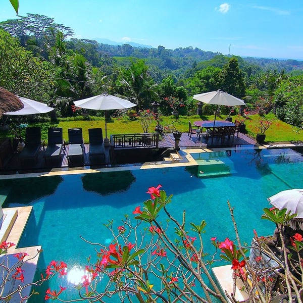 Unique Villa with Stunning Views, 10kms East of Ubud
