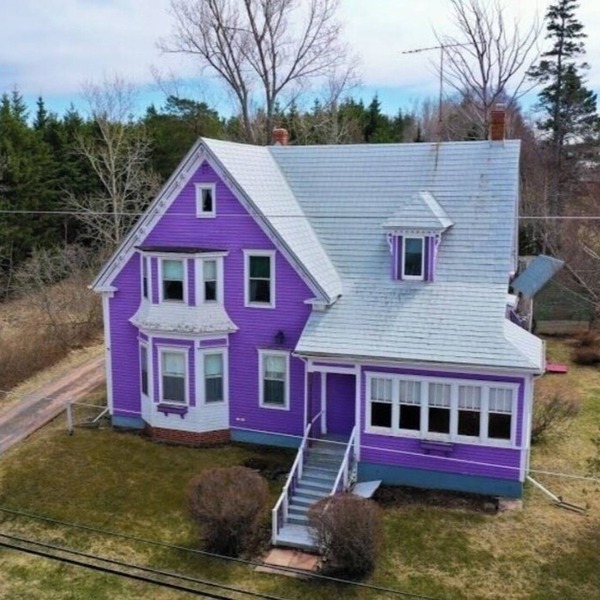 Unique water front Heritage home located in Lower Montague