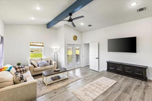 Unit A Crystal Beach Premier Triplex 2 Bed 1 Bath