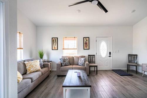 Unit B Crystal Beach Premier Triplex 2 Bed 1 Bath