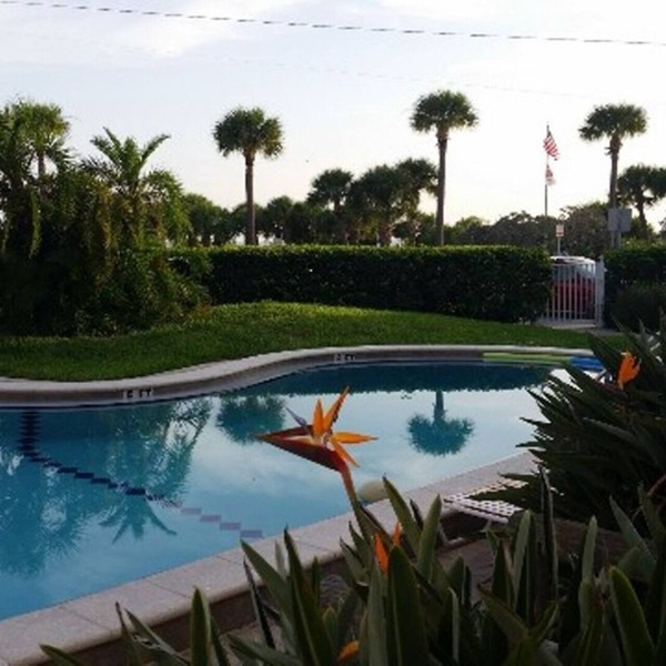 UPDATED 1ST FLOOR BEACH & POOLSIDE CONDO AT ST PETE/UPHAM BEACH