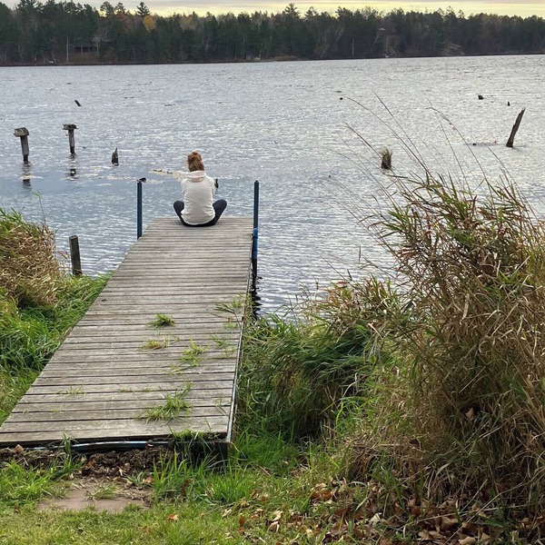 Updated 2BR, 5.5 acre gem with vista view of Straight Lake!