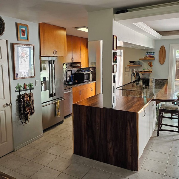 Updated 3-bedroom townhouse condo in quiet Hawaii Kai community east Honolulu.
