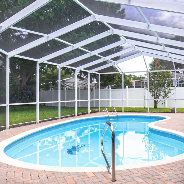 Updated 3BR 2Ba Heated Pool 2 miles to Beach