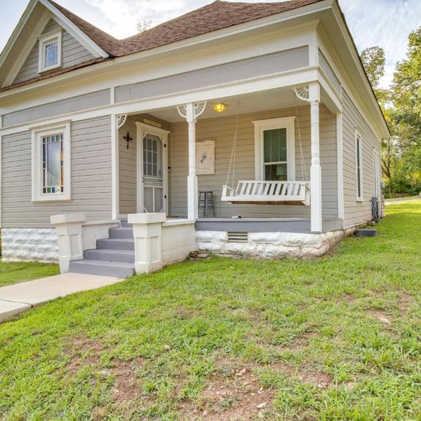 Updated Cotter Cottage: Walk to White River!