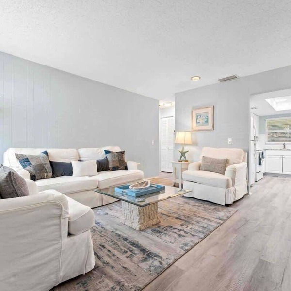 Updated Downtown Sarasota Villa, 2b/2b