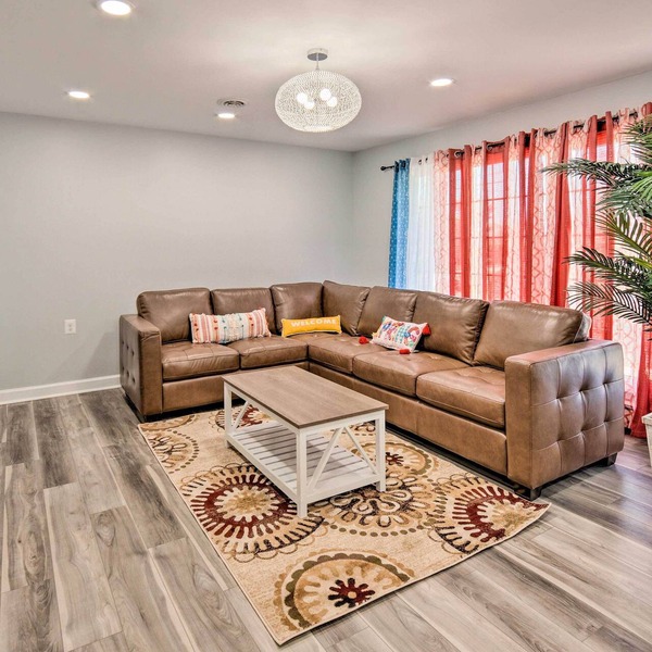 Updated Home w/Pool Table ~ 4 Mi to Hershey!