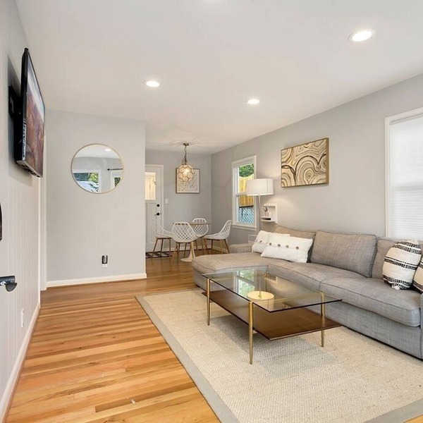 Updated NE Seattle · 2BR · Yard · Near Light Rail