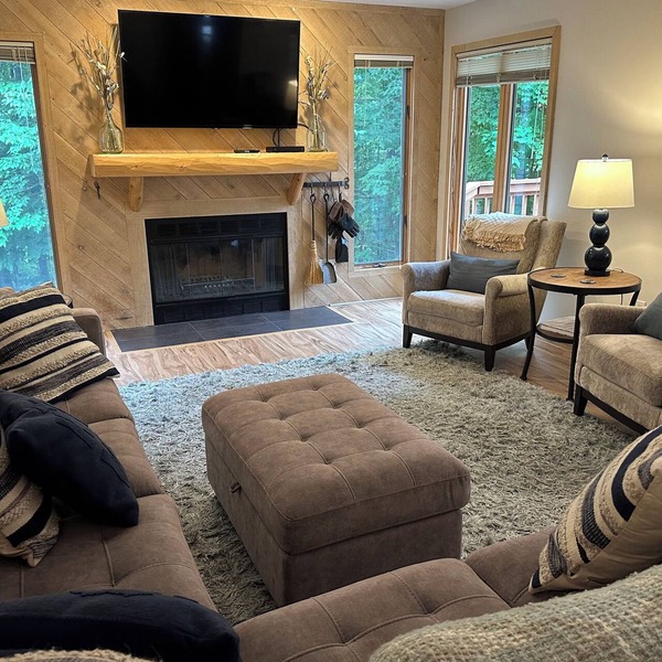 Updated Phase 2 Hideaway Valley Condo Nestled in the Woods