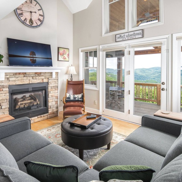 Updated Top Floor Condo!