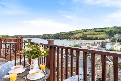 UpperDeck, Salcombe with Free Parking