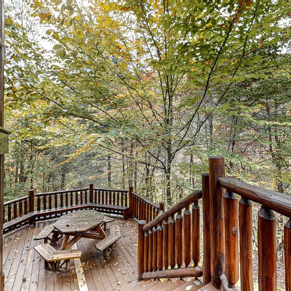 Upscale Cabin W Hot Tub, Sleeps 22・Game Room・Pool