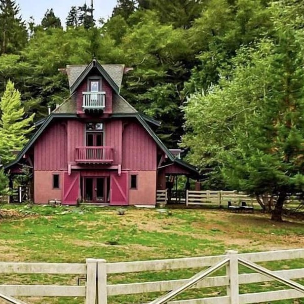 Upscale Farmhouse Cabin Encircled by Redwoods, Northern California