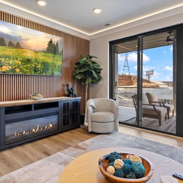 Upscale Lakeside Condo With Extraordinary Amenities at Topsider in Osage Beach 19mm