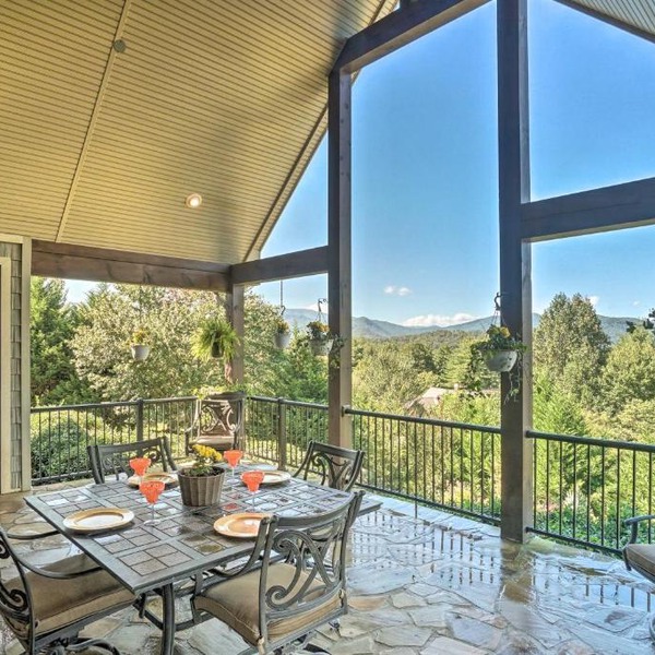 Upscale Mountain Escape with View, 10 Mi to Dwtn!