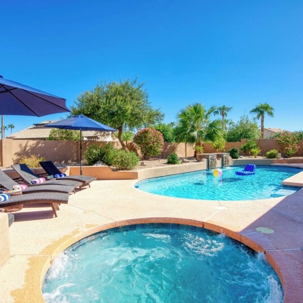 Upscale Phoenix Abode: Walk to South Mountain Park