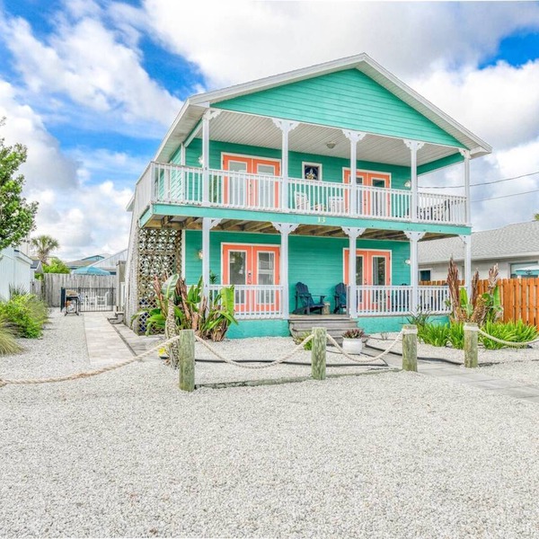Upstairs Unit Beach House, Steps to Beach, Heated Pool, Walk to Restaurants, $300 in Free Tickets!