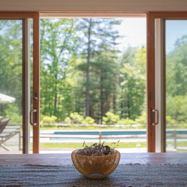 Upstate Kerhonkson Cottage on 2 acres w/firepit and covered patio to guesthouse