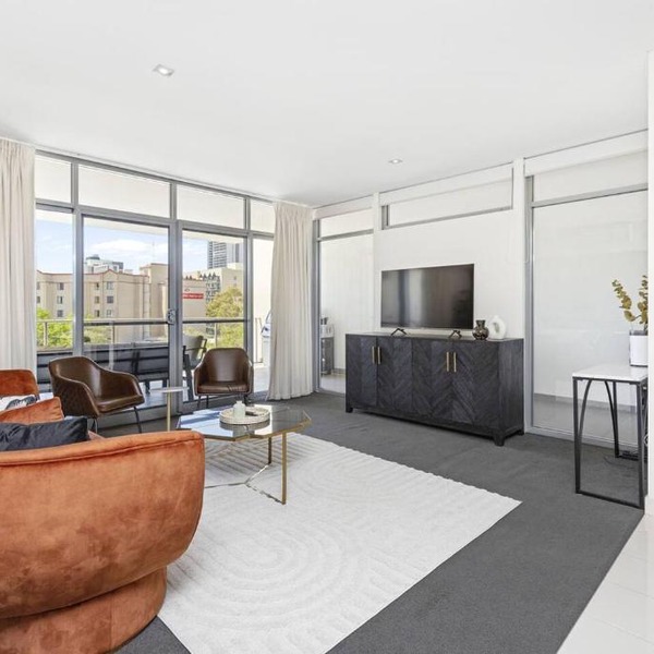 Urban Elegance 3bdrm CATBus PerthCBD,WACA,Optus