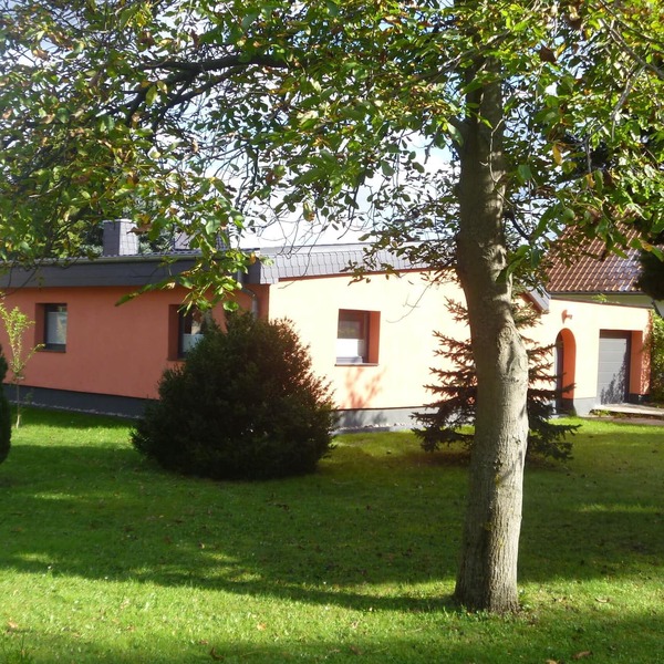Vacation home with garden 20 minutes to the city of Berlin
