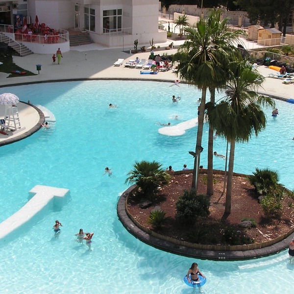 VACANZA COMPLEX (Levante Beach) Apartment on a luxury complex.