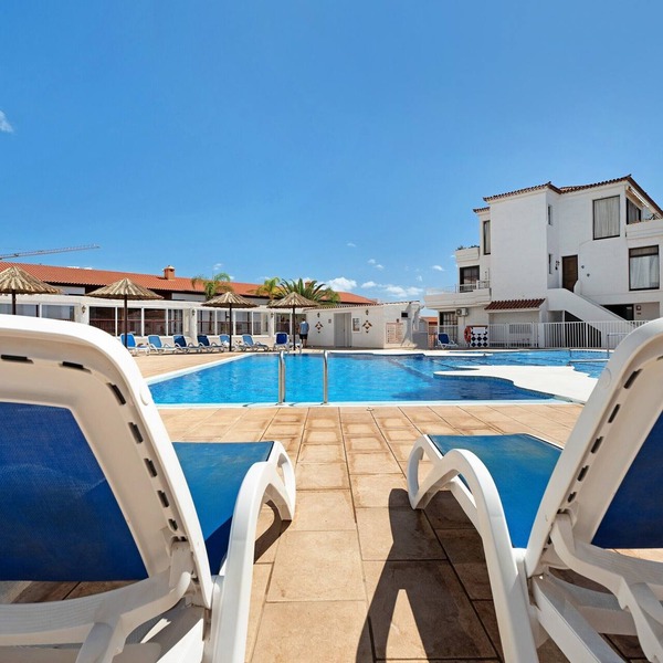 Vacation Apartment 'Blue Dream Pebble Beach' with Sea View, Shared Pool and Wi-Fi