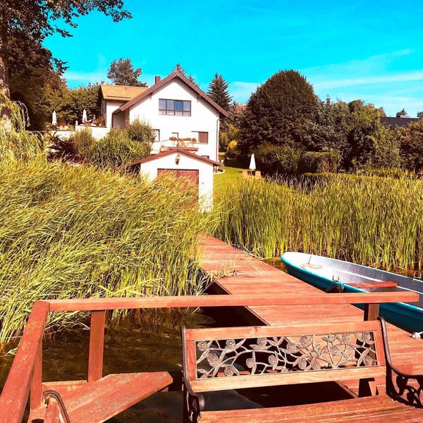 Vacation Apartment – House by the Lake