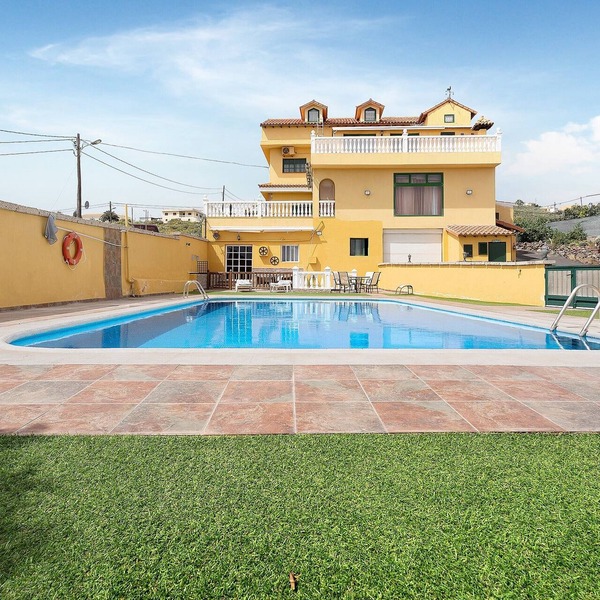 Vacation Home 'P Armonia Rural' with Sea View, Terrace, Shared Pool & Wi-Fi