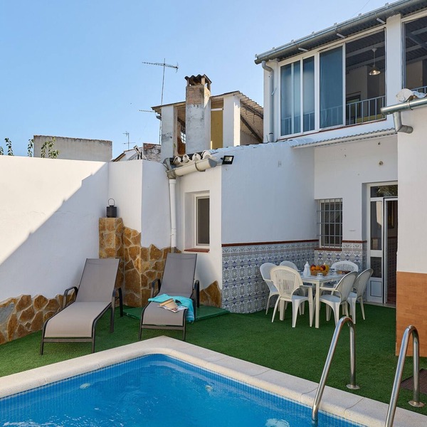 Vacation Home "Casa Ángeles" with Private Pool, 2 Private Terraces & Wi-Fi