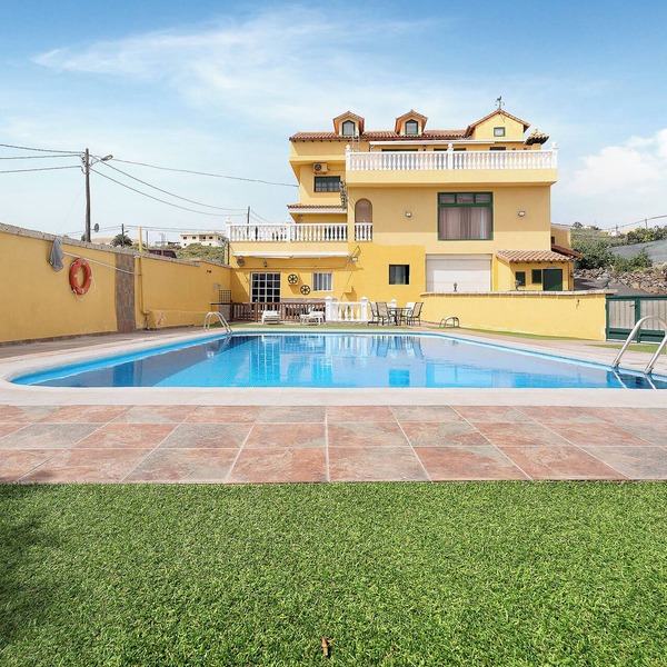 Vacation Home 'P Armonia Rural' with Sea View, Terrace, Shared Pool & Wi-Fi
