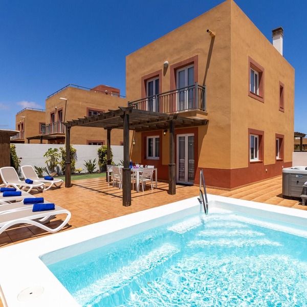 Vacation Home "Leonor - Mirador de las Dunas" with Sea View, Pool & Wi-Fi