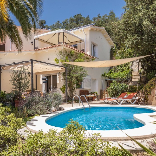 Vacation home with pool+sea view+garden, close to the beach+quiet, WIFI+A/C+sauna
