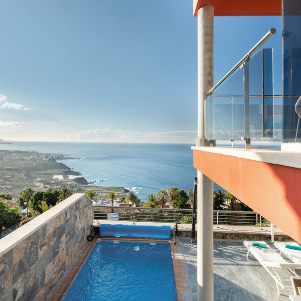 Vacation Villa 'Golden Horizon' with Sea View, Private Pool and Wi-Fi