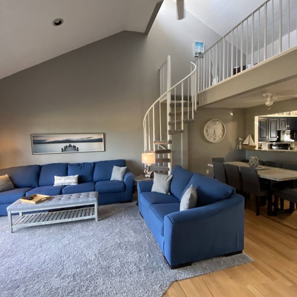 Vacation Villa overlooks 9th fairway a 12 minute drive to Cedar Point near beach