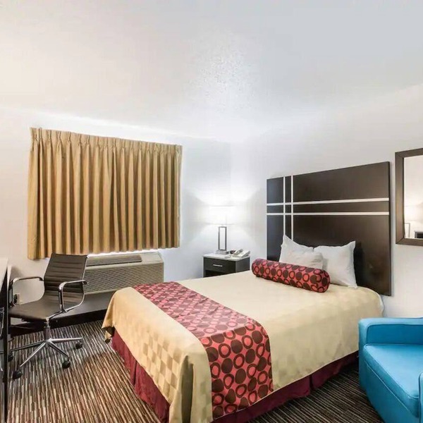 Value-Packed Stay Featuring Free Parking and Free Breakfast