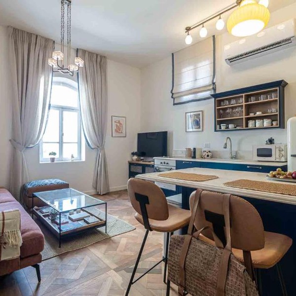 VELLER Shemaiah Apt #4