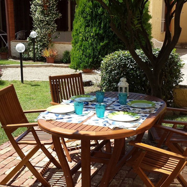 VERY CENTRAL APARTMENT NEAR THE SEA WITH PRIVATE GARDEN AIR CONDITIONED WIFI