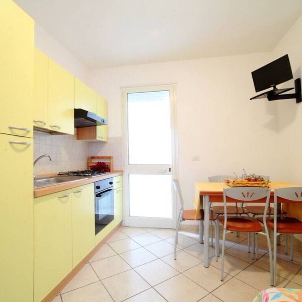 Very comfortable apartment on the mezzanine floor with a small balcony and a small garden