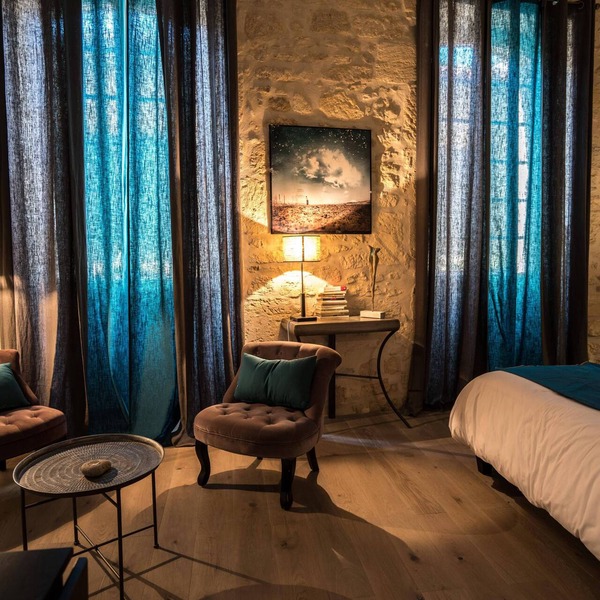 Very comfortable independent studio of 30 m2, in a 19th century presbytery.