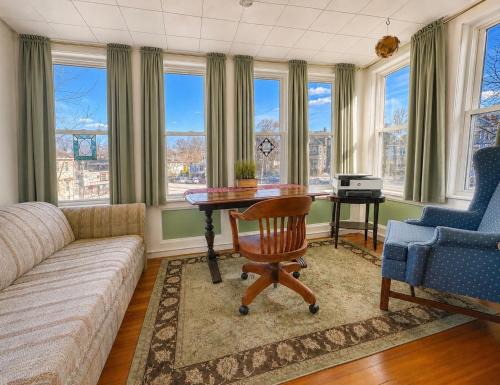 Victorian Condo