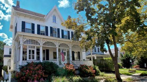 Victorian On North
