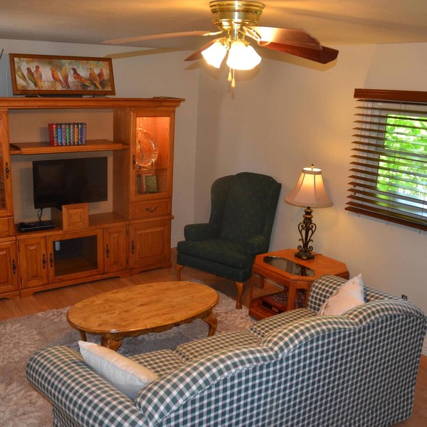 Victorian Style Apt. Close To Downtown