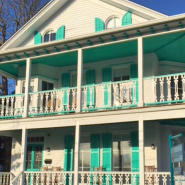 VictorianBeachHouse downtown CapeMay 9bedroom suites, very close to the beach