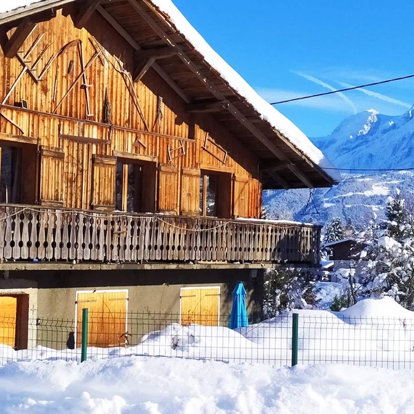 View not overlooked front of the chain of Mt BLANC ground floor with private terrace