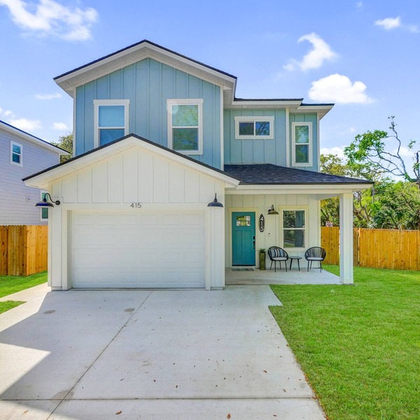 Vilano Beach Bum Spacious Vilano 5 bedroom oasis - 7 minute walk to the beach!